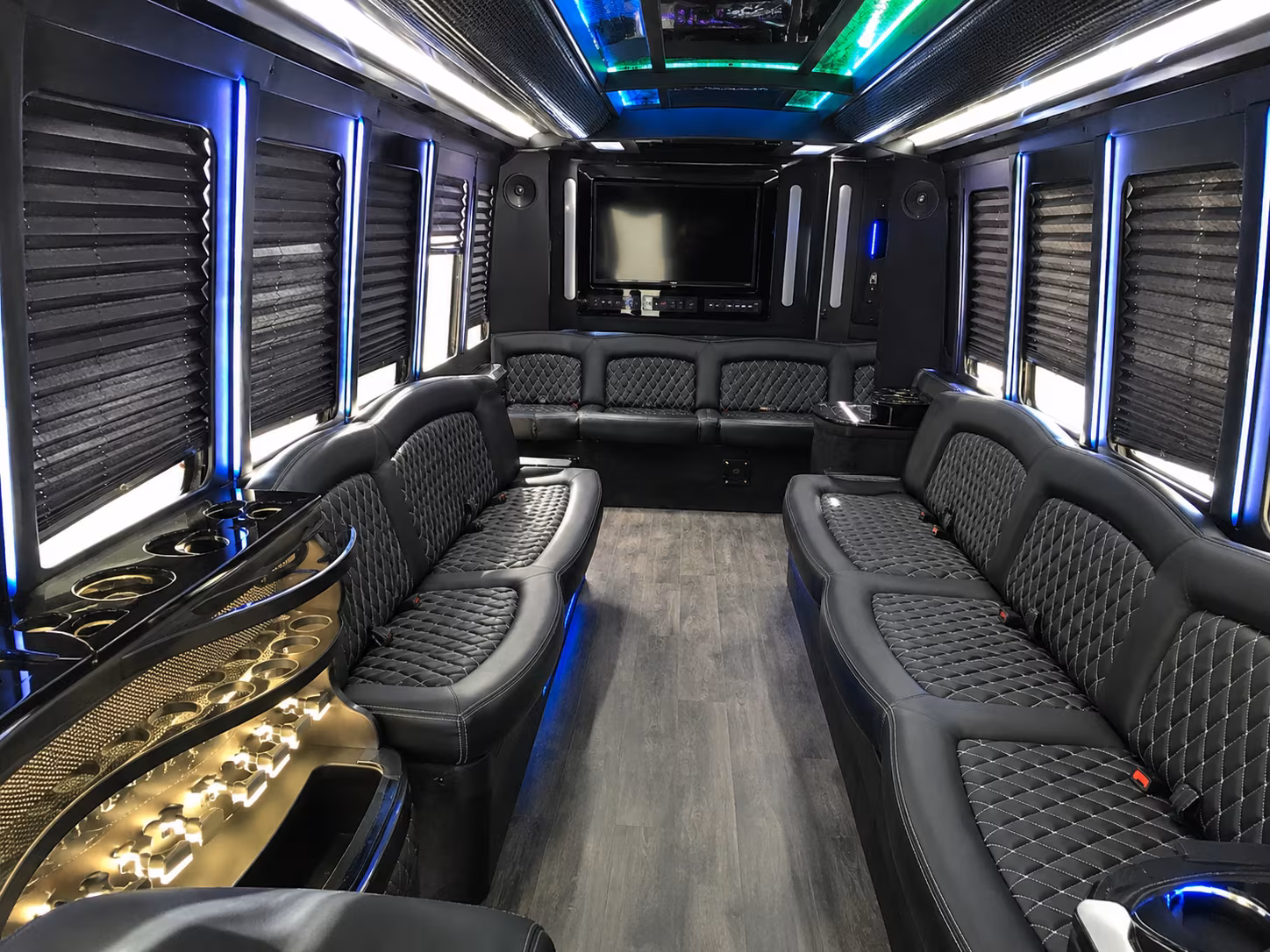 Honolulu Birthday, Sweet 16, & Quinceañera Transportation onboard seating