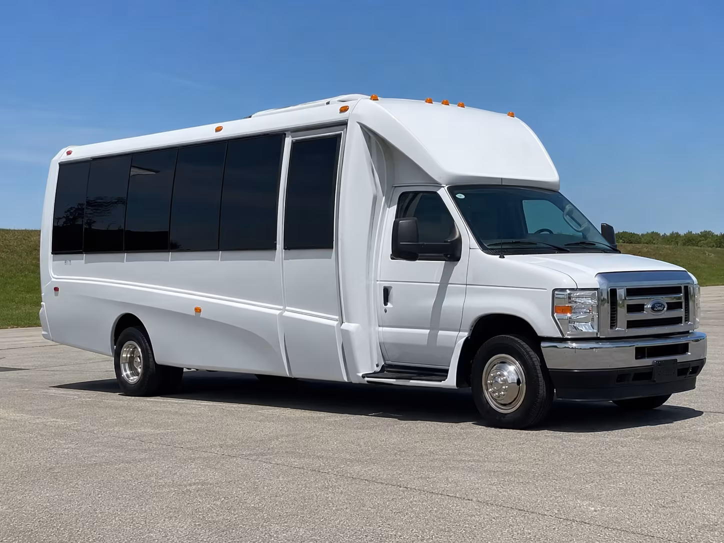 Honolulu Prom & Homecoming Transportation onboard seating