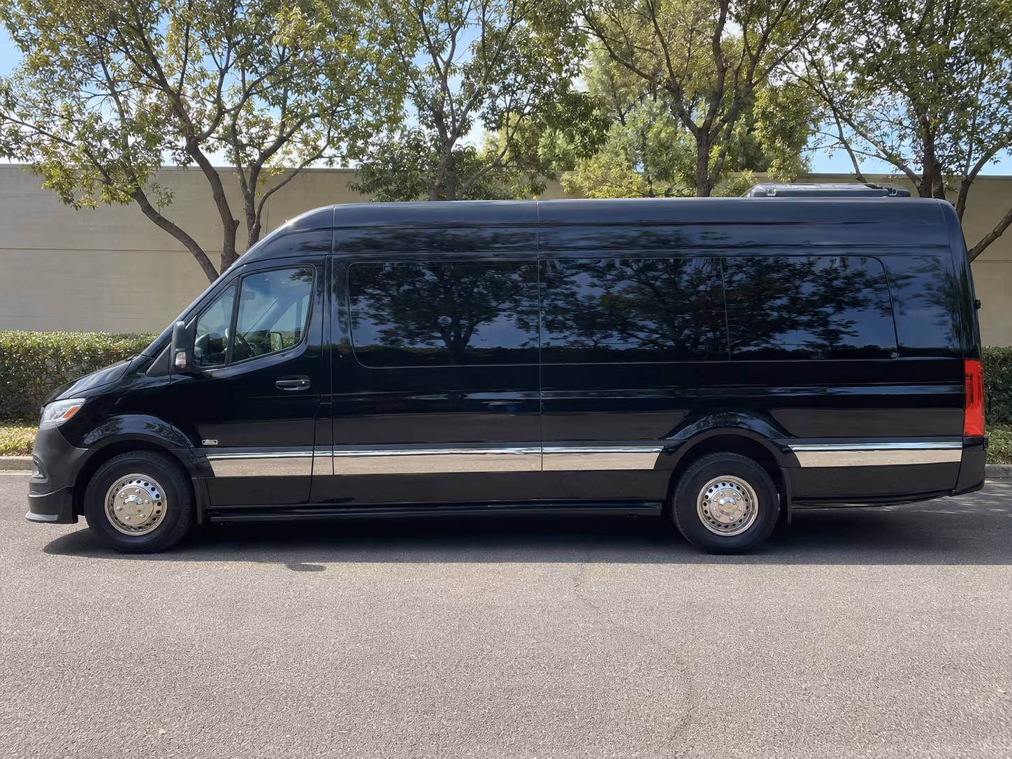 Honolulu School Event Transportation party bus exterior