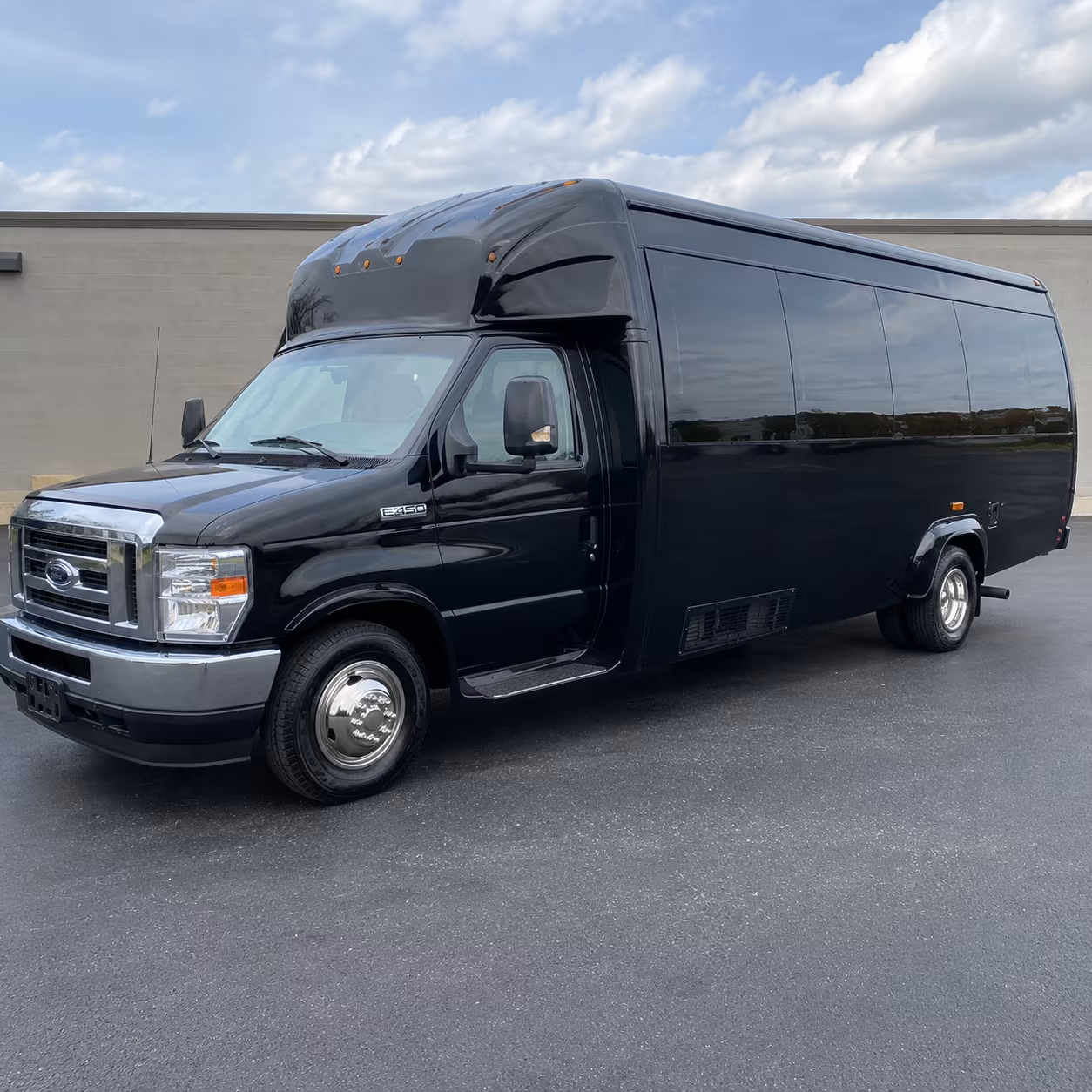 Kailua Winery Tour & Pub Crawl Transportation