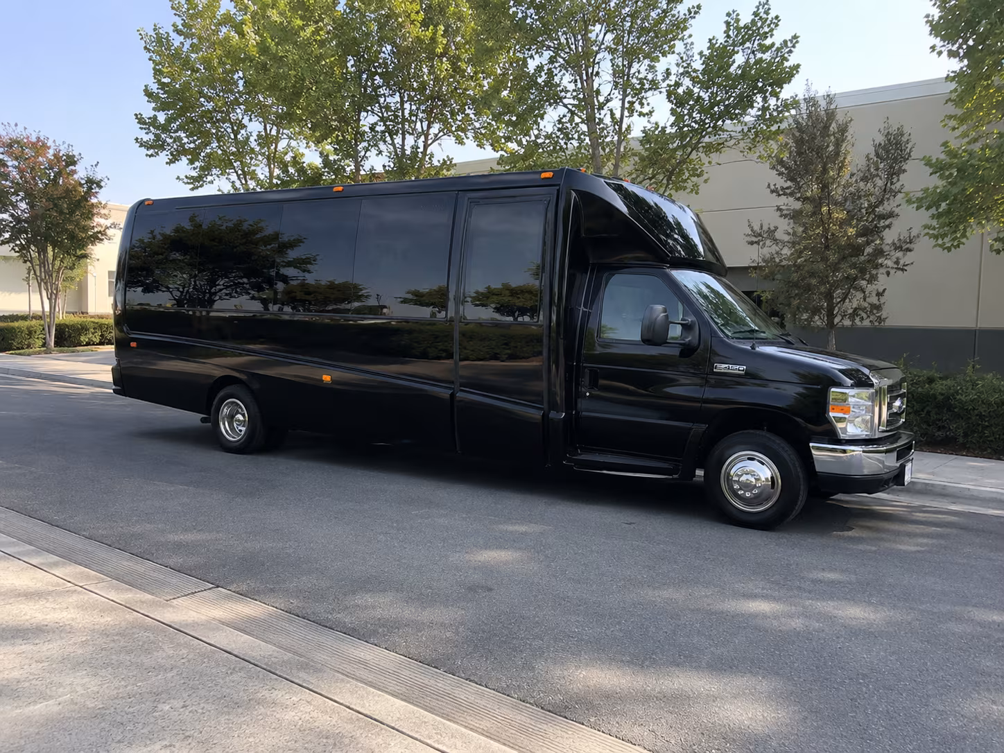 Kaneohe Homecoming & Prom Party Bus Rentals