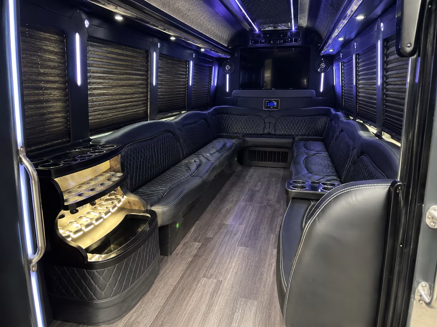 Waipahu Birthday, Sweet 16, & Quinceañera Party Bus Rentals